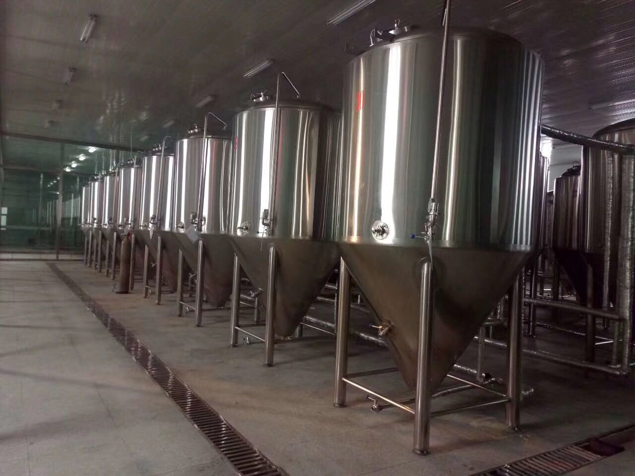 豪鲁啤酒厂设备